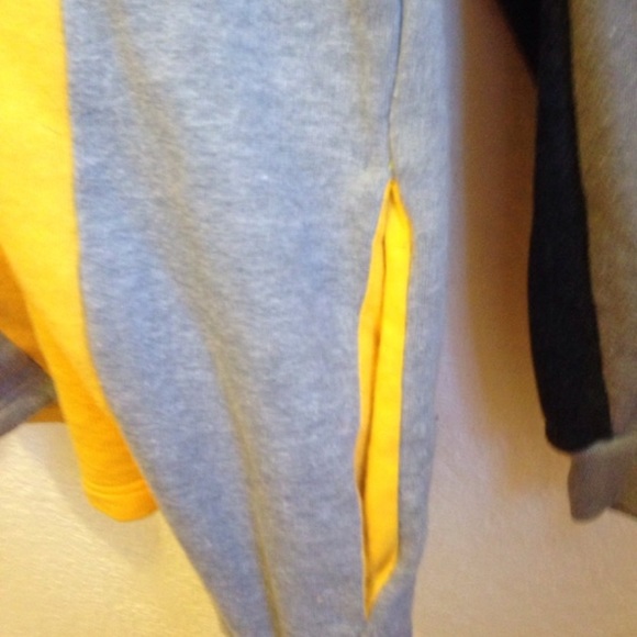 PINK  quarter zip - Picture 2 of 2